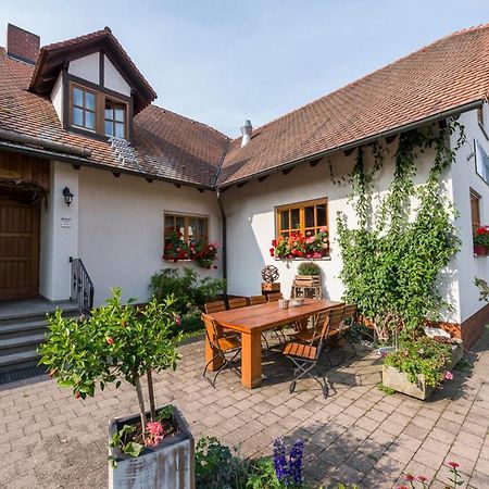 Hofmann'S Apartements & Ferienwohnungen Oberdachstetten Bagian luar foto