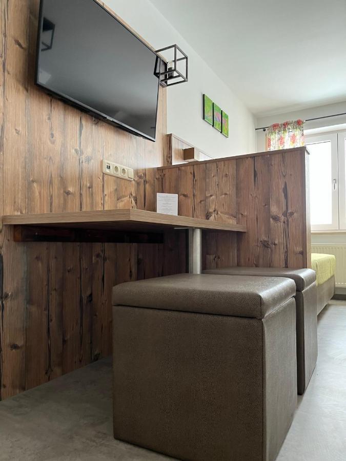 Hofmann'S Apartements & Ferienwohnungen Oberdachstetten Bagian luar foto