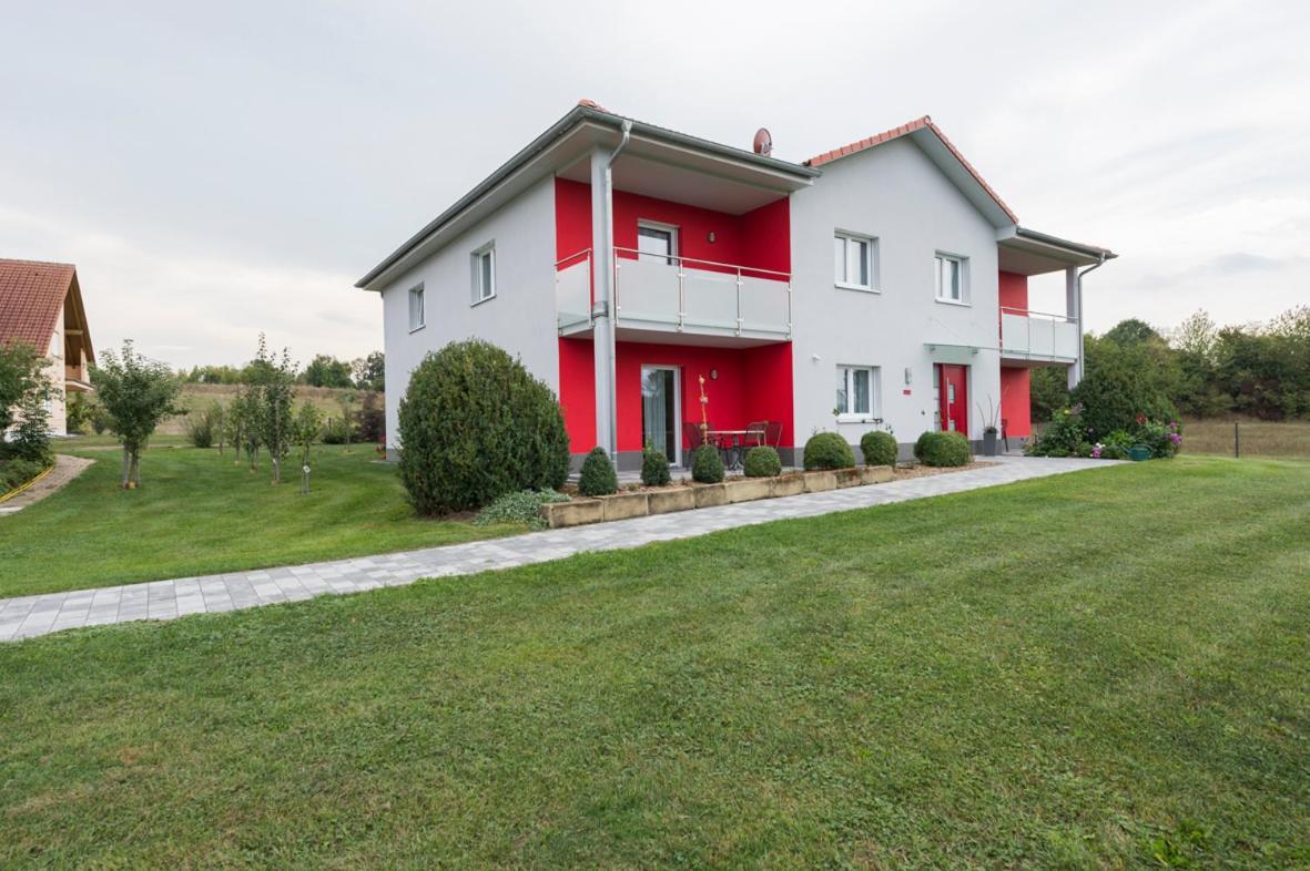 Hofmann'S Apartements & Ferienwohnungen Oberdachstetten Bagian luar foto