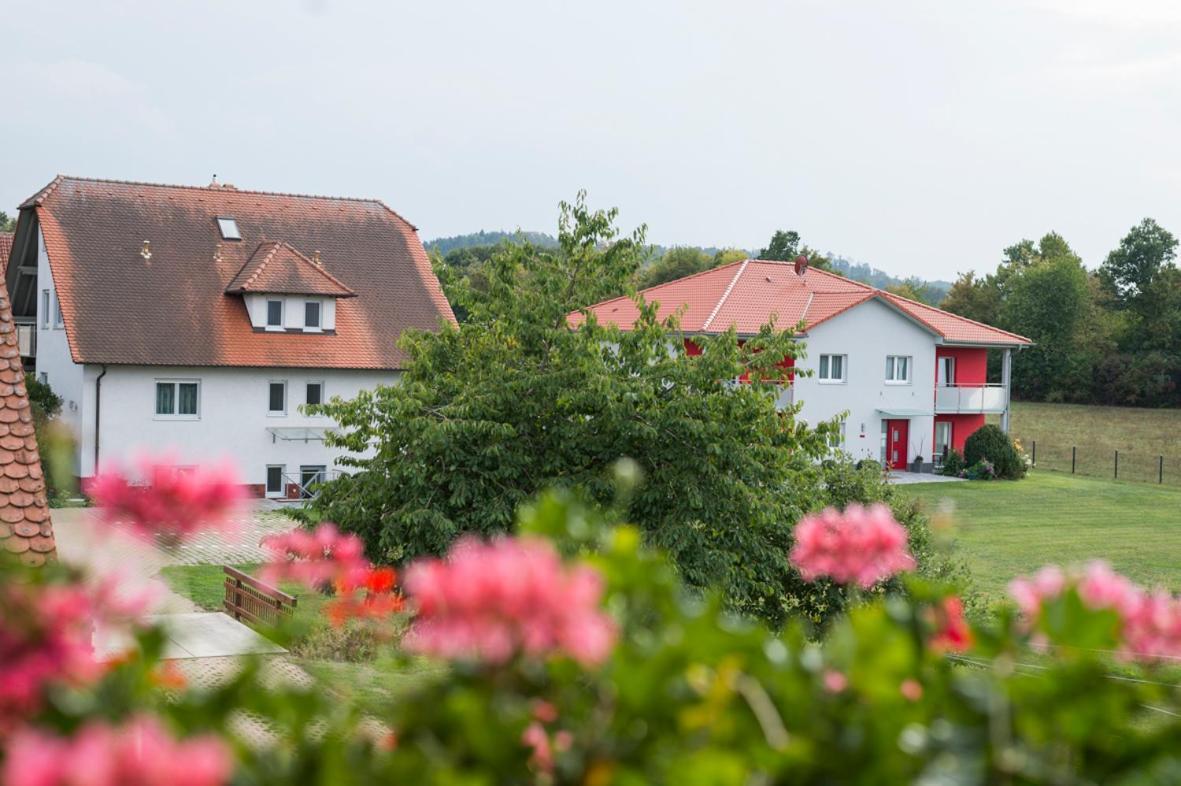 Hofmann'S Apartements & Ferienwohnungen Oberdachstetten Bagian luar foto
