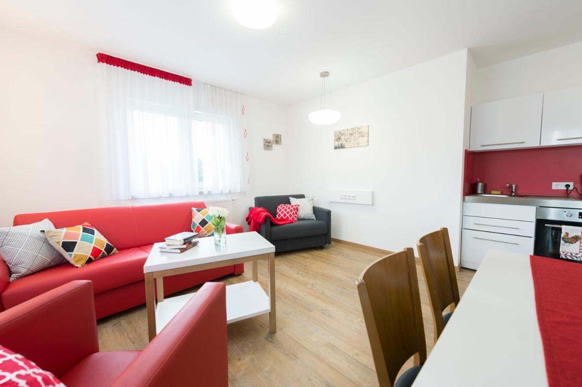 Hofmann'S Apartements & Ferienwohnungen Oberdachstetten Bagian luar foto