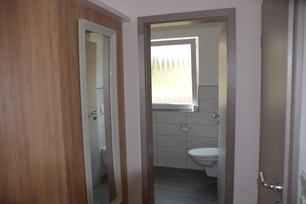 Hofmann'S Apartements & Ferienwohnungen Oberdachstetten Bagian luar foto